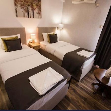 Hotel Garni Ideal Podgorica Bagian luar foto