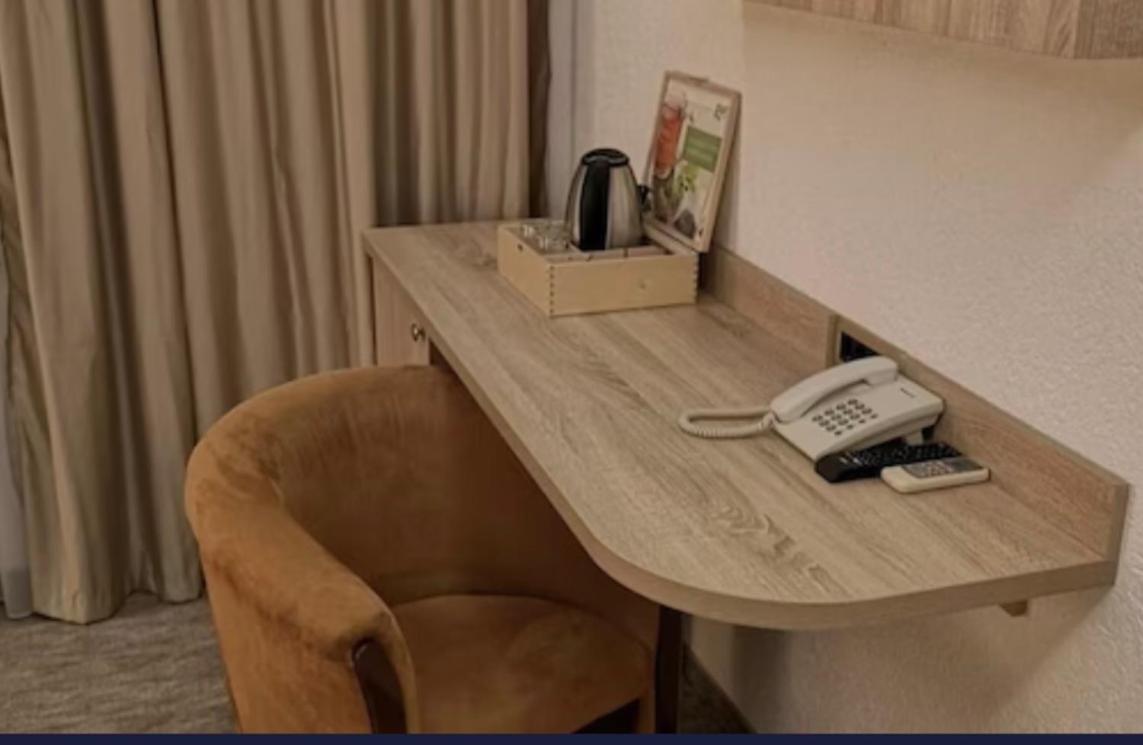 Hotel Garni Ideal Podgorica Bagian luar foto