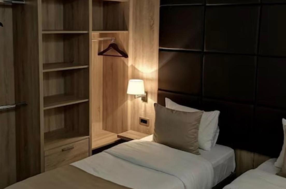 Hotel Garni Ideal Podgorica Bagian luar foto