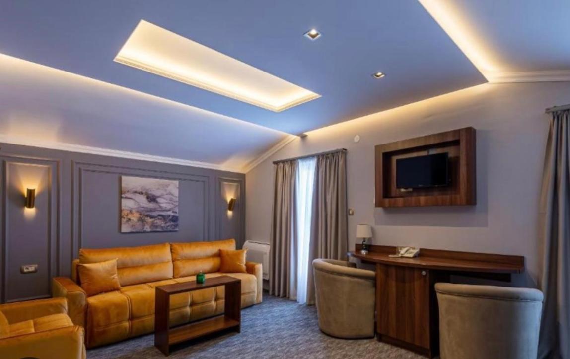 Hotel Garni Ideal Podgorica Bagian luar foto