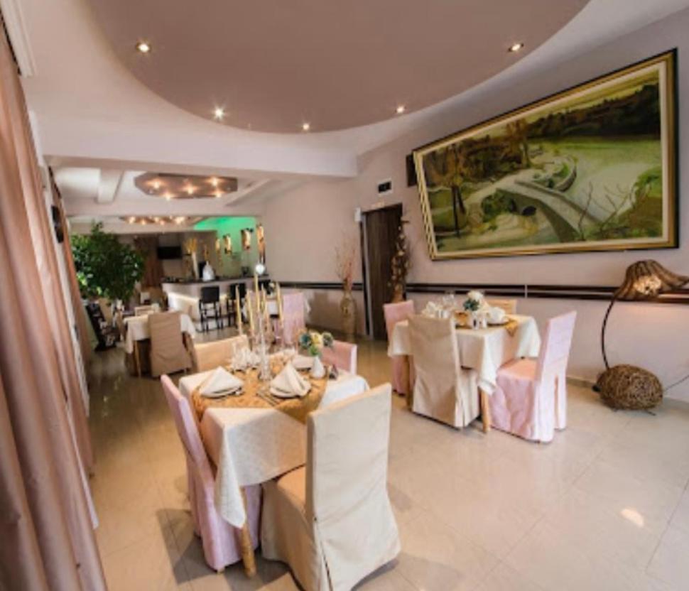 Hotel Garni Ideal Podgorica Bagian luar foto