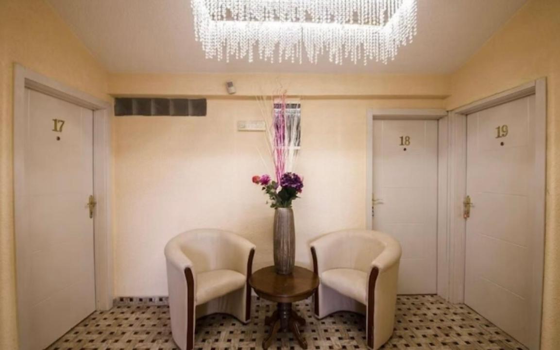 Hotel Garni Ideal Podgorica Bagian luar foto