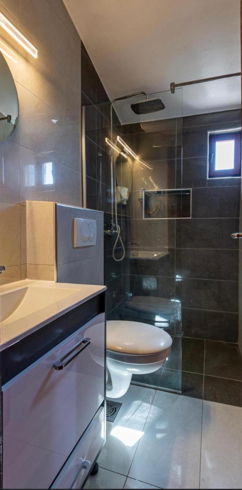 Hotel Garni Ideal Podgorica Bagian luar foto